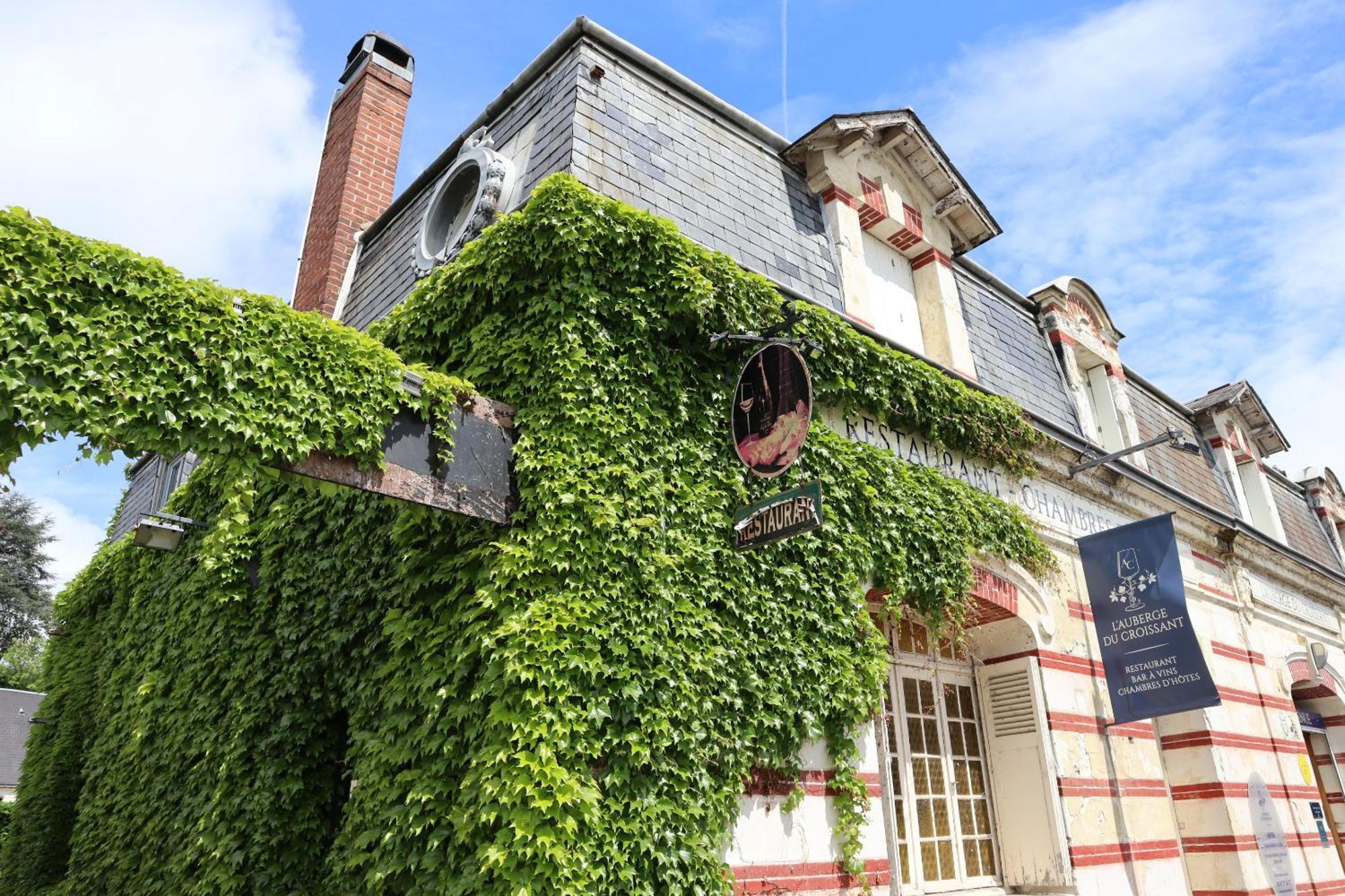 L'Auberge Du Croissant Rochecorbon Exterior photo